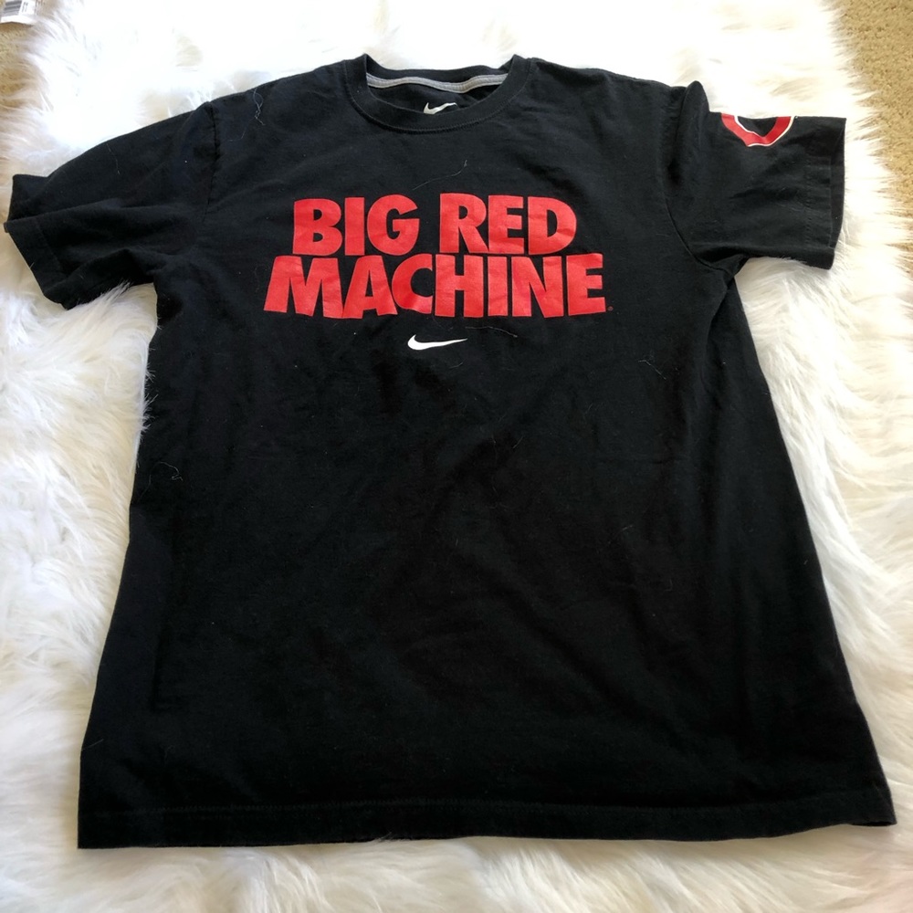 Nike big red machine shirt, regular fit